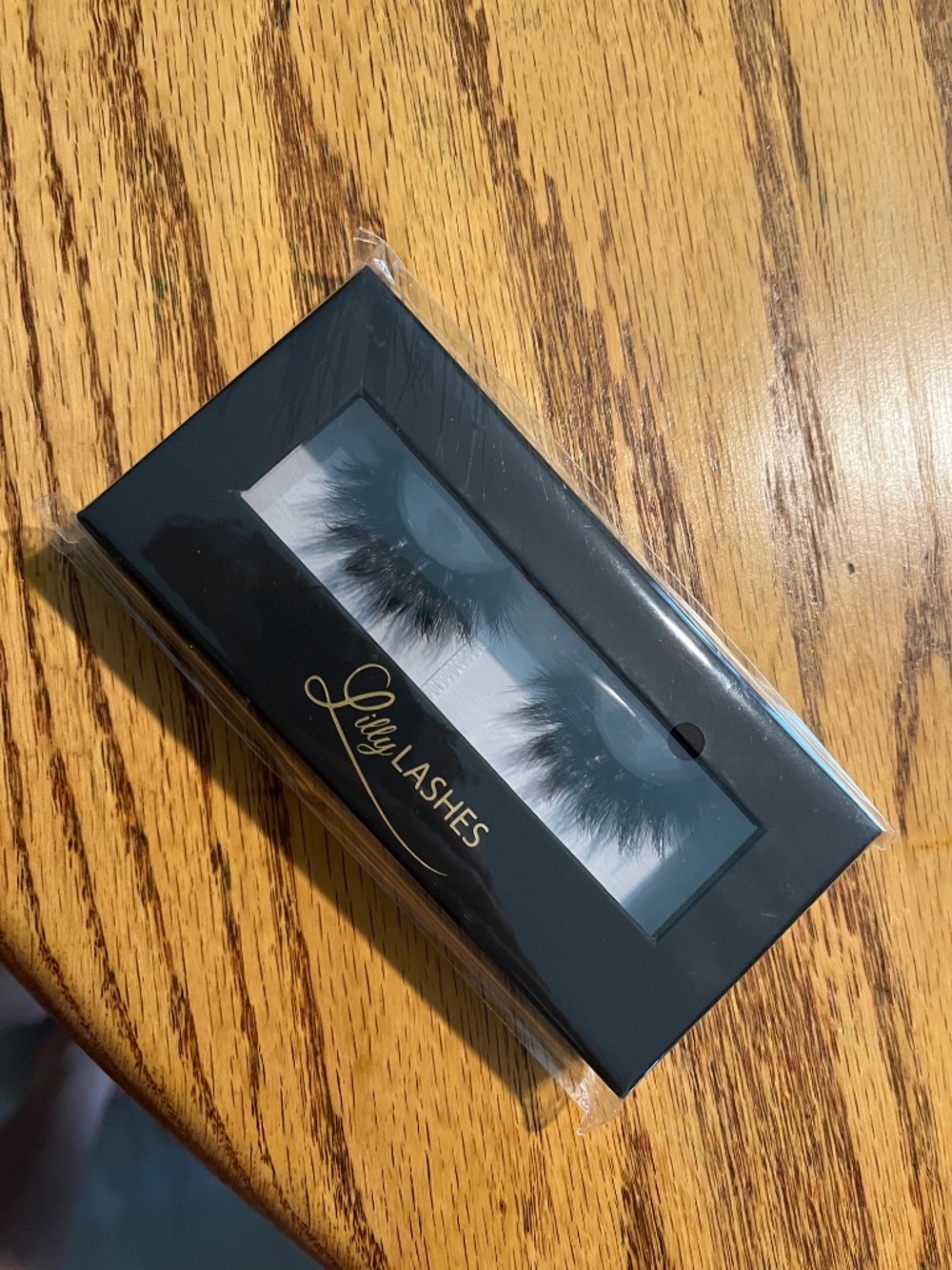 Lilly Lashes - Picture 2 of 4